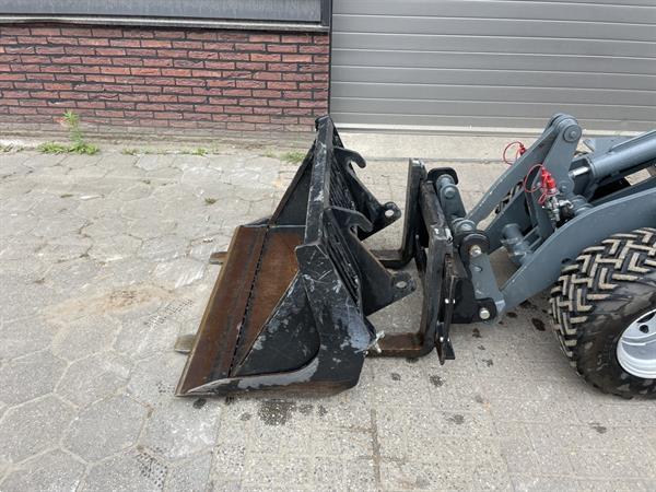 Grote foto giant g1500 hd x tra minishovel bj 2021 182 uur marge agrarisch shovels
