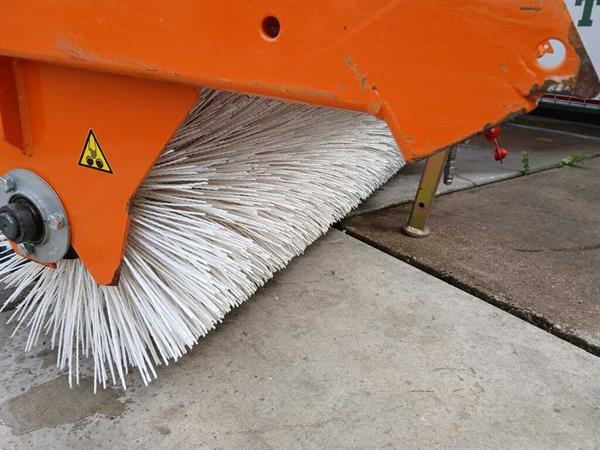 Grote foto bema hydraulische frontbezem agrarisch tractor toebehoren