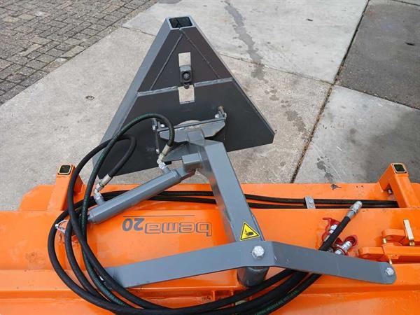 Grote foto bema hydraulische frontbezem agrarisch tractor toebehoren
