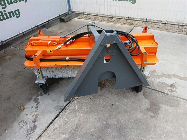 Grote foto bema hydraulische frontbezem agrarisch tractor toebehoren