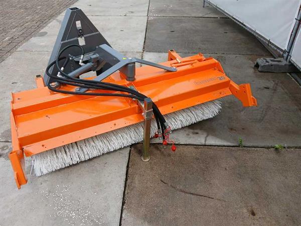 Grote foto bema hydraulische frontbezem agrarisch tractor toebehoren