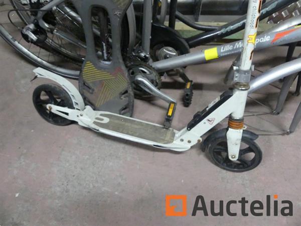 Grote foto 2 fietsen zonder voorwiel step doe het zelf en verbouw overige doe het zelf en verbouw