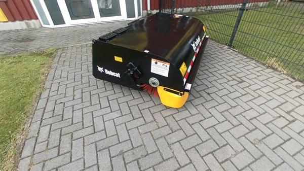 Grote foto bobcat veegborstel met opvangbak 72 inch bj 2018 agrarisch tractor toebehoren