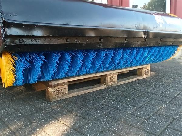Grote foto bobcat veegborstel met opvangbak 72 inch bj 2017 agrarisch tractor toebehoren