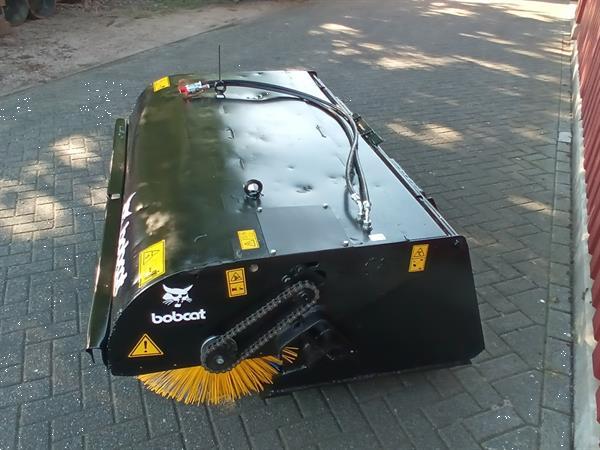 Grote foto bobcat veegborstel met opvangbak 72 inch bj 2017 agrarisch tractor toebehoren
