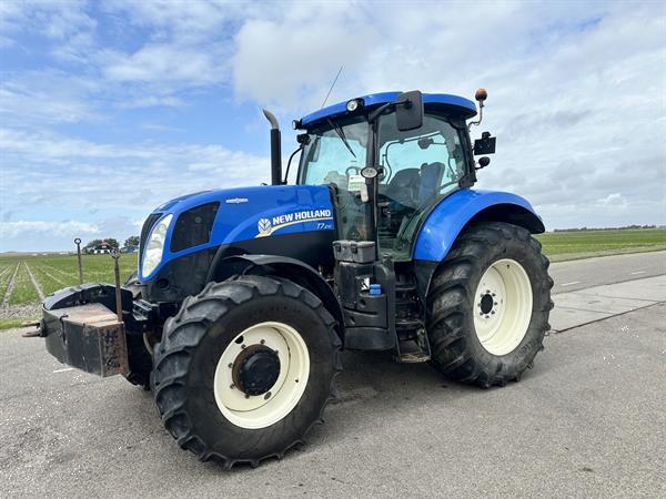 Grote foto new holland t7.210 agrarisch tractoren
