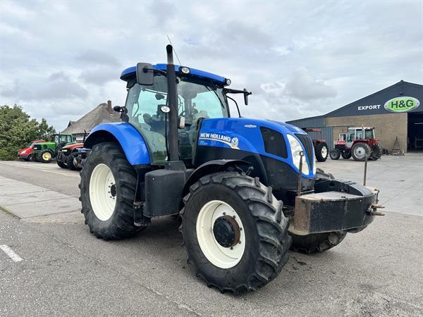 Grote foto new holland t7.210 agrarisch tractoren