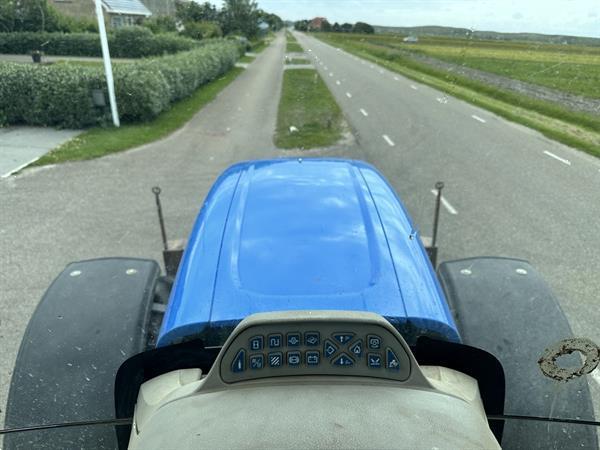 Grote foto new holland t7.210 agrarisch tractoren
