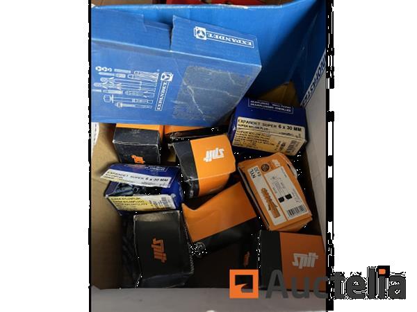 Grote foto partij spit pluggen doe het zelf en verbouw ijzerwaren en bevestigingsmiddelen