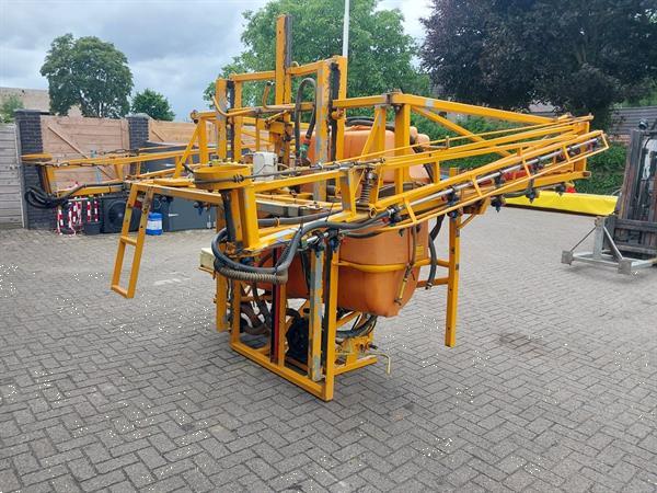 Grote foto cebeco agrifac veldspuit 21 meter 900 liter agrarisch onkruidbestrijding