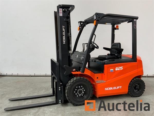 Grote foto noblelift fe4p25qc 2024 vorkheftruck 2.5t agrarisch heftrucks