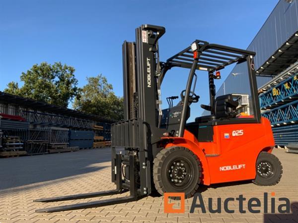 Grote foto noblelift fe4p25qc 2024 vorkheftruck 2.5t agrarisch heftrucks