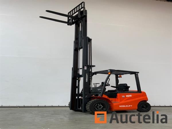 Grote foto noblelift fe4p25qc 2024 vorkheftruck 2.5t agrarisch heftrucks