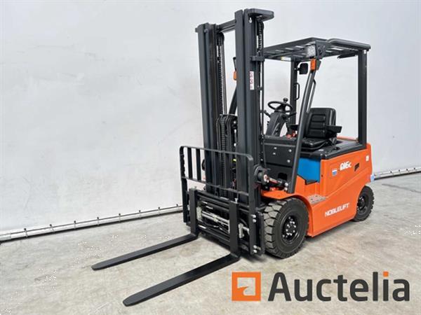 Grote foto noblelift fe4p16qc 2024 vorkheftruck 1.6t verstelbare lepels elektrisch agrarisch heftrucks