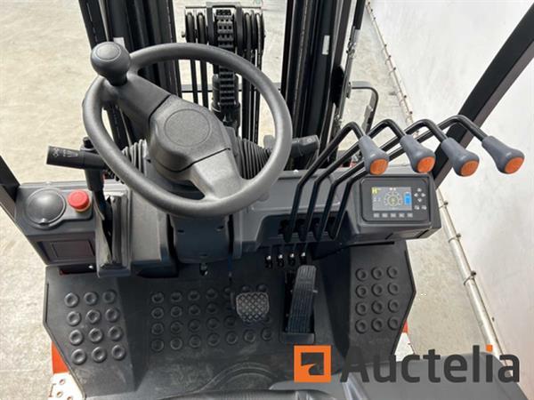 Grote foto noblelift fe4p16qc 2024 vorkheftruck 1.6t verstelbare lepels elektrisch agrarisch heftrucks