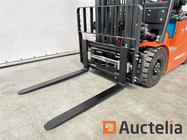 Grote foto noblelift fe4p16qc 2024 vorkheftruck 1.6t verstelbare lepels elektrisch agrarisch heftrucks
