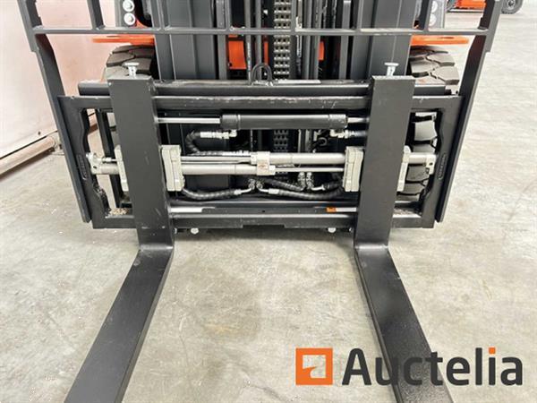 Grote foto noblelift fe4p16qc 2024 vorkheftruck 1.6t verstelbare lepels elektrisch agrarisch heftrucks