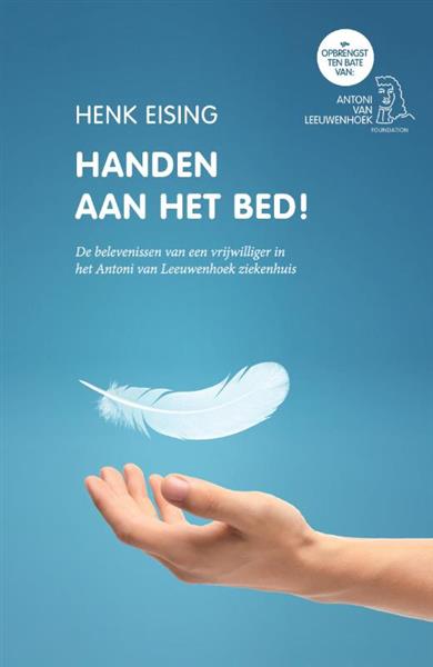 Grote foto handen aan het bed boeken politiek en maatschappij