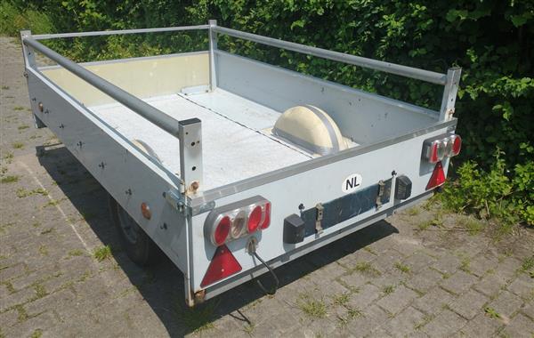 Grote foto aangeboden geremde aanhanger met reservewiel auto diversen aanhangers