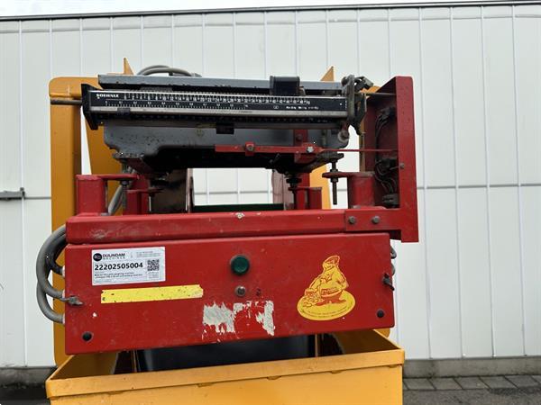 Grote foto bijlsma hercules afweegmachine met transportband 200 x 50 cm en newlong zakkennaaier agrarisch tuinbouw