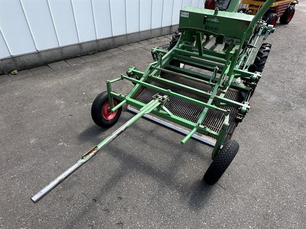Grote foto rap rijnbeek zr 120 beddenrooimachine zelfrijdende oogstmachine voor bloembollen agrarisch oogstmachines