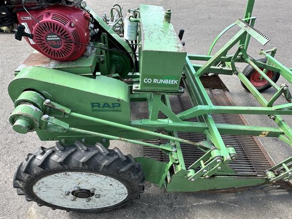 Grote foto rap rijnbeek zr 120 beddenrooimachine zelfrijdende oogstmachine voor bloembollen agrarisch oogstmachines