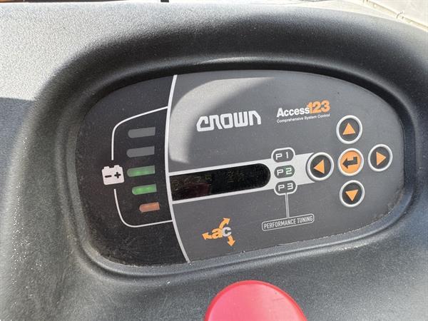 Grote foto vs 22229 elektrische meerijd palletwagen crown wt3040 doe het zelf en verbouw hefwerktuigen