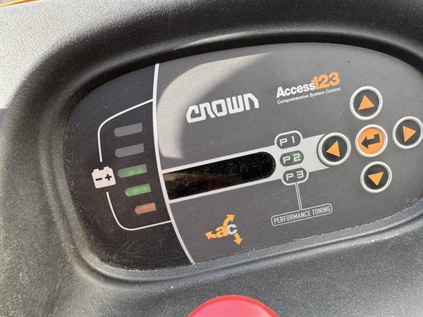 Grote foto vs 22229 elektrische meerijd palletwagen crown wt3040 doe het zelf en verbouw hefwerktuigen