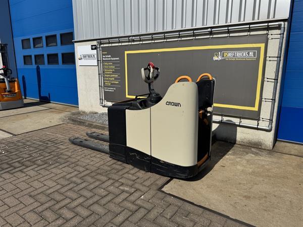 Grote foto vs 22229 elektrische meerijd palletwagen crown wt3040 doe het zelf en verbouw hefwerktuigen