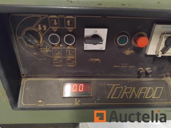 Grote foto paneelzaag formaatzaag tormado met voorrritser 380volt doe het zelf en verbouw ijzerwaren en bevestigingsmiddelen
