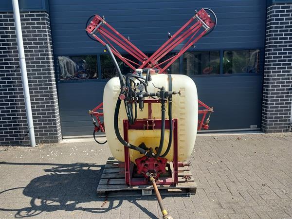 Grote foto hardi veldspuit 600 liter 10 meter breed agrarisch onkruidbestrijding