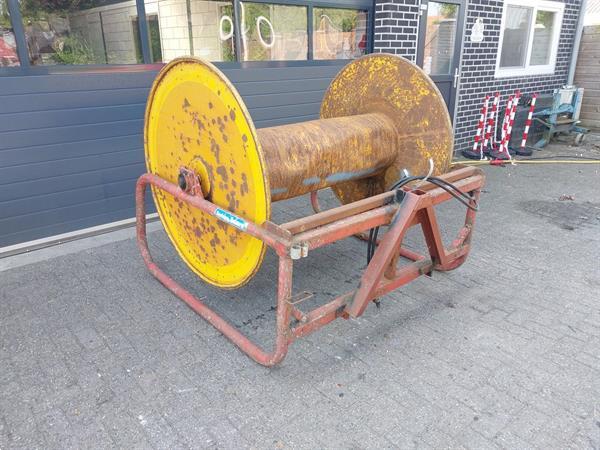 Grote foto baars slanghaspel agrarisch beregeningapparatuur