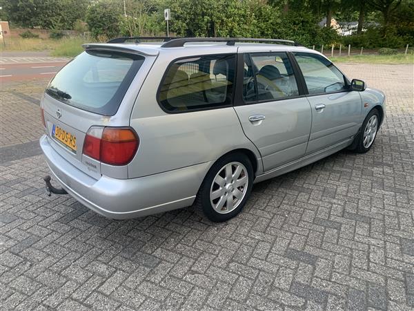 Grote foto nissan primera stationwagen automaat airco. auto nissan