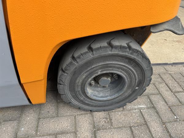 Grote foto vs 22222 diesel heftruck rx70 25 sideshift 3670mm bj2017 agrarisch heftrucks
