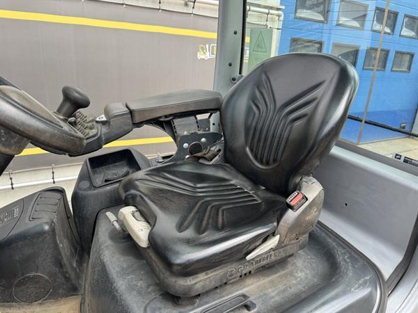 Grote foto vs 22222 diesel heftruck rx70 25 sideshift 3670mm bj2017 agrarisch heftrucks