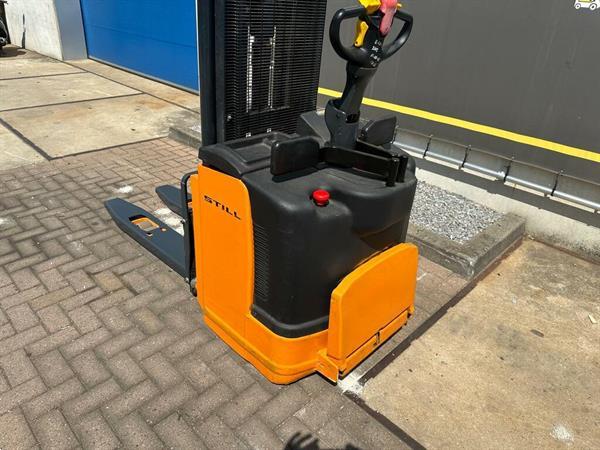 Grote foto vs 22233 elektrische triplex stapelaar still 5390mm freelift doe het zelf en verbouw hefwerktuigen