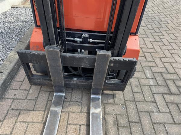 Grote foto vs 22241 elektrische heftruck toyota 3000mm sideshift accu2021 agrarisch heftrucks