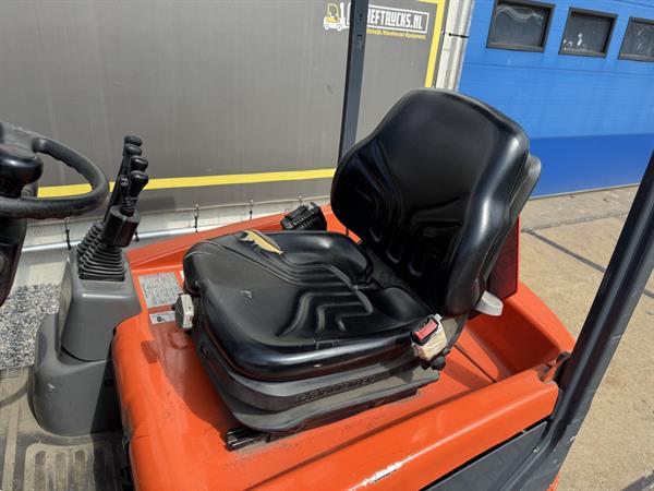 Grote foto vs 22241 elektrische heftruck toyota 3000mm sideshift accu2021 agrarisch heftrucks