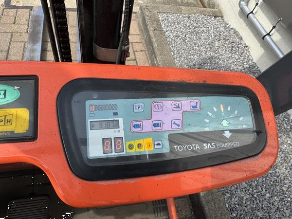 Grote foto vs 22241 elektrische heftruck toyota 3000mm sideshift accu2021 agrarisch heftrucks