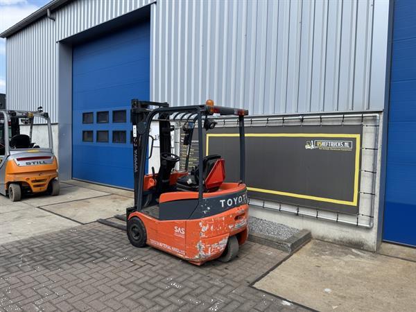 Grote foto vs 22241 elektrische heftruck toyota 3000mm sideshift accu2021 agrarisch heftrucks