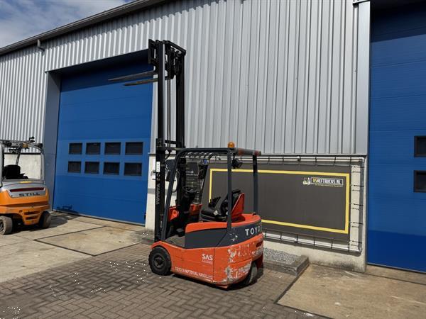 Grote foto vs 22241 elektrische heftruck toyota 3000mm sideshift accu2021 agrarisch heftrucks