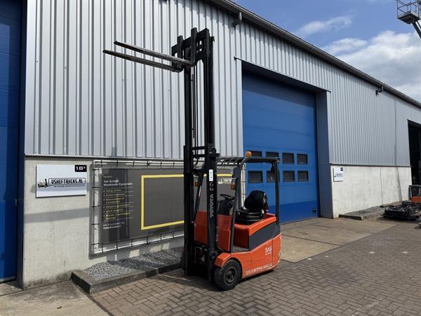 Grote foto vs 22241 elektrische heftruck toyota 3000mm sideshift accu2021 agrarisch heftrucks