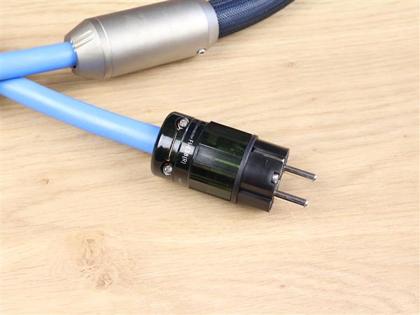 Grote foto siltech ruby mountain g6 signature highend silver audio power cable 1 5 metre audio tv en foto onderdelen en accessoires