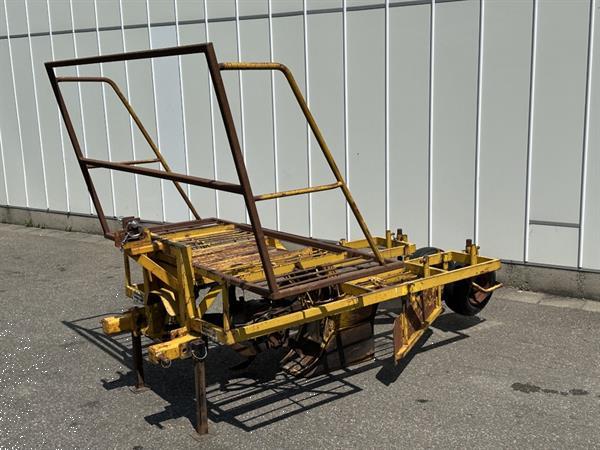Grote foto damcon pl20 plantmachine voor bomen met spitmachine agrarisch zaaimachines