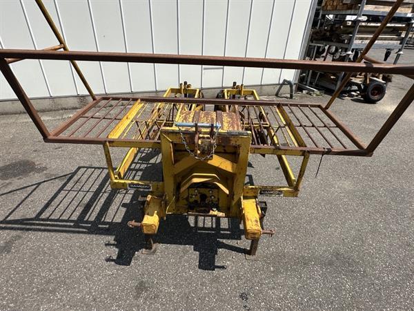 Grote foto damcon pl20 plantmachine voor bomen met spitmachine agrarisch zaaimachines