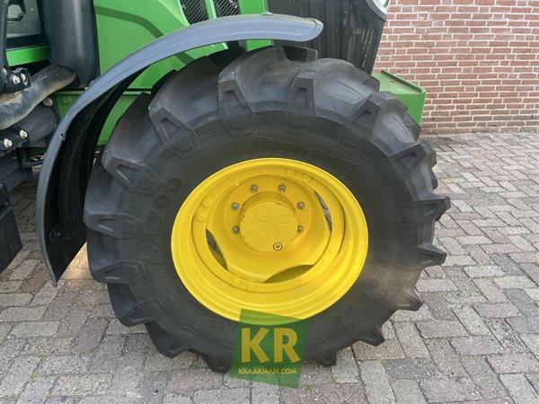 Grote foto john deere 6100m 697386 agrarisch tractoren