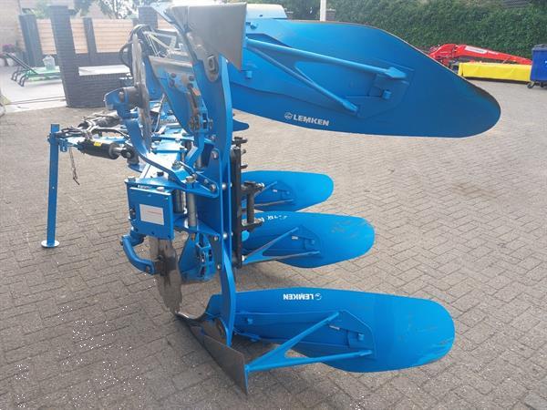 Grote foto lemken juwel 8 v3n100 3 schaar ploeg met snedemixer agrarisch ploegen
