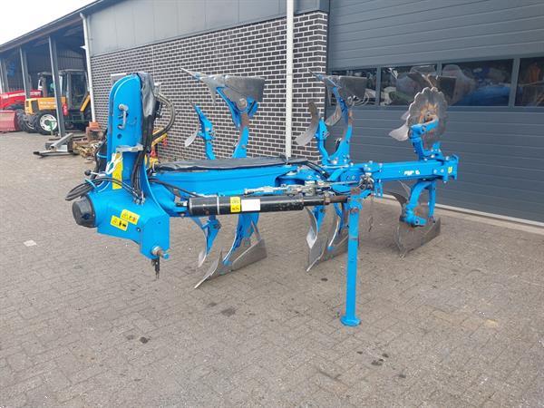 Grote foto lemken juwel 8 v3n100 3 schaar ploeg met snedemixer agrarisch ploegen