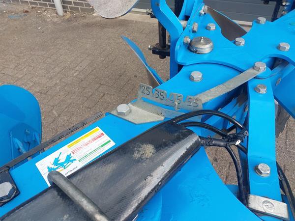 Grote foto lemken juwel 8 v3n100 3 schaar ploeg met snedemixer agrarisch ploegen