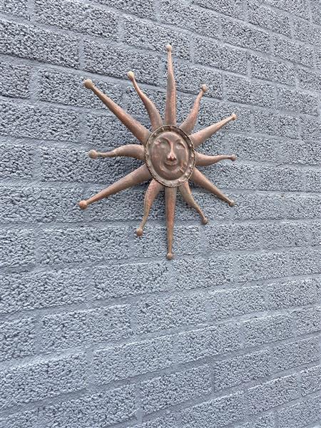 Grote foto prachtig wandornament metaal van de zon. tuin en terras tuindecoratie